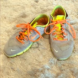 Nike Free Grey & Green Sneaker 6.5